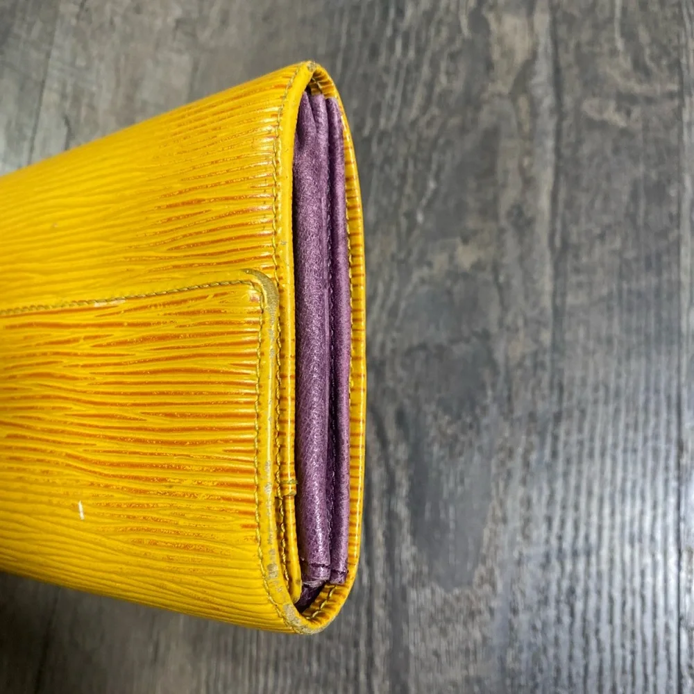 LOUIS VUITTON Epi Leather Sarah Wallet
